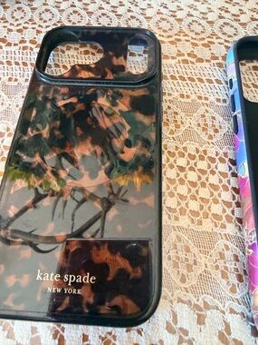 kate spade New York Tortoiseshell Pattern Phone Case - Brown & Black